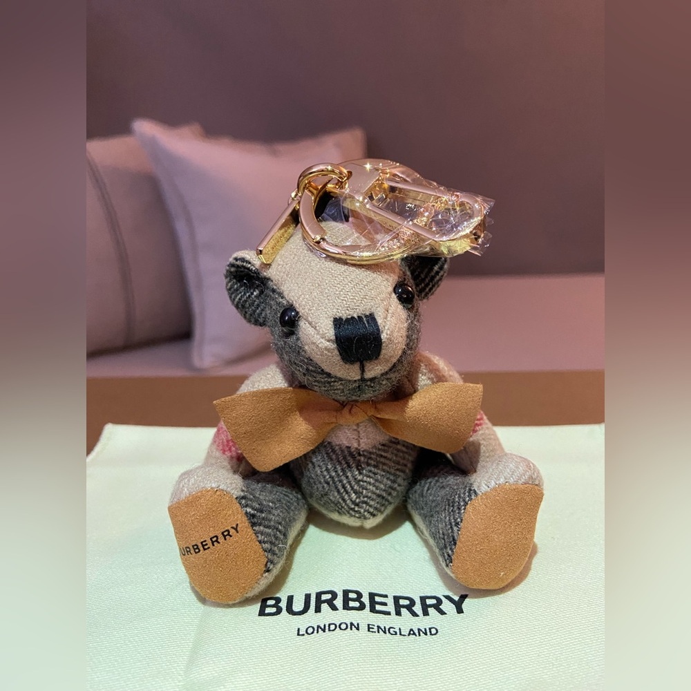 BURBERRY Thomas Bear Charm With Bow Tie Keychain With Dust Bag NWOT - Picture 4 of 8